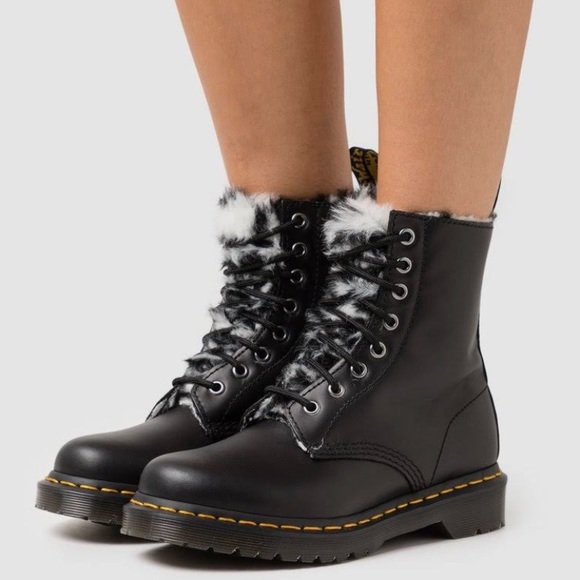 Dr. Martens 1460 8-Eye Serena Boot - Black / Zebra *NWT* - Picture 1 of 10